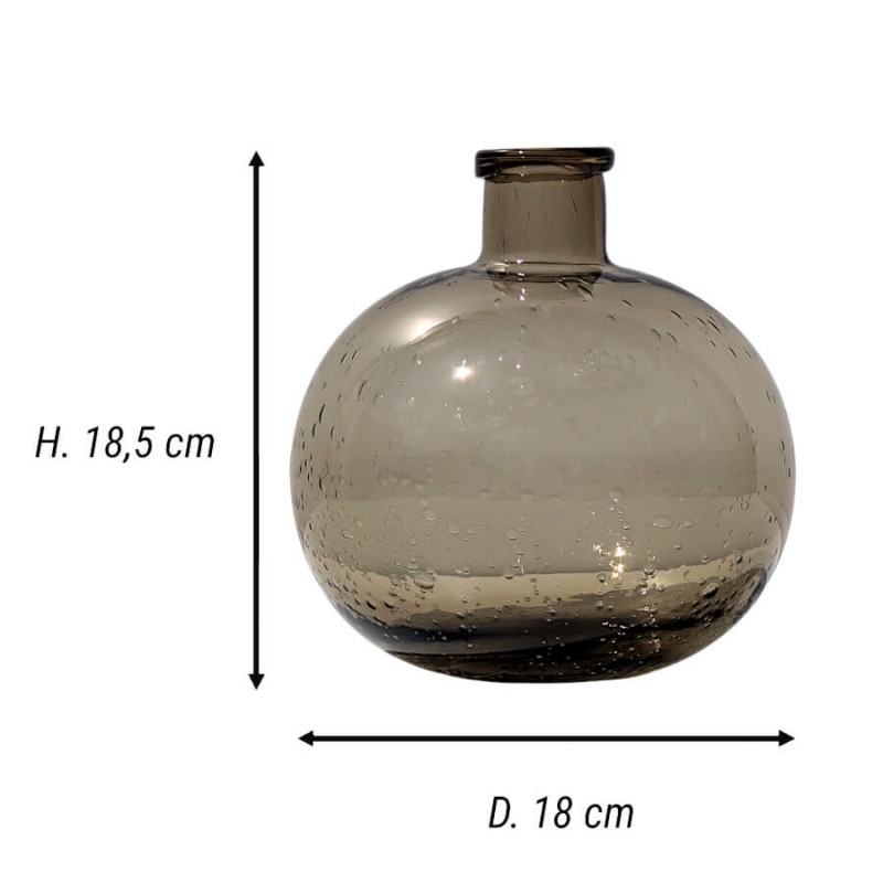 Dimensions du vase marron indiquées sur la photo : H18,5 cm, D18 cm.