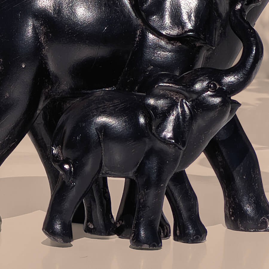 Figurine-elephant-maman-bebe-h19-noir-resine-authentique