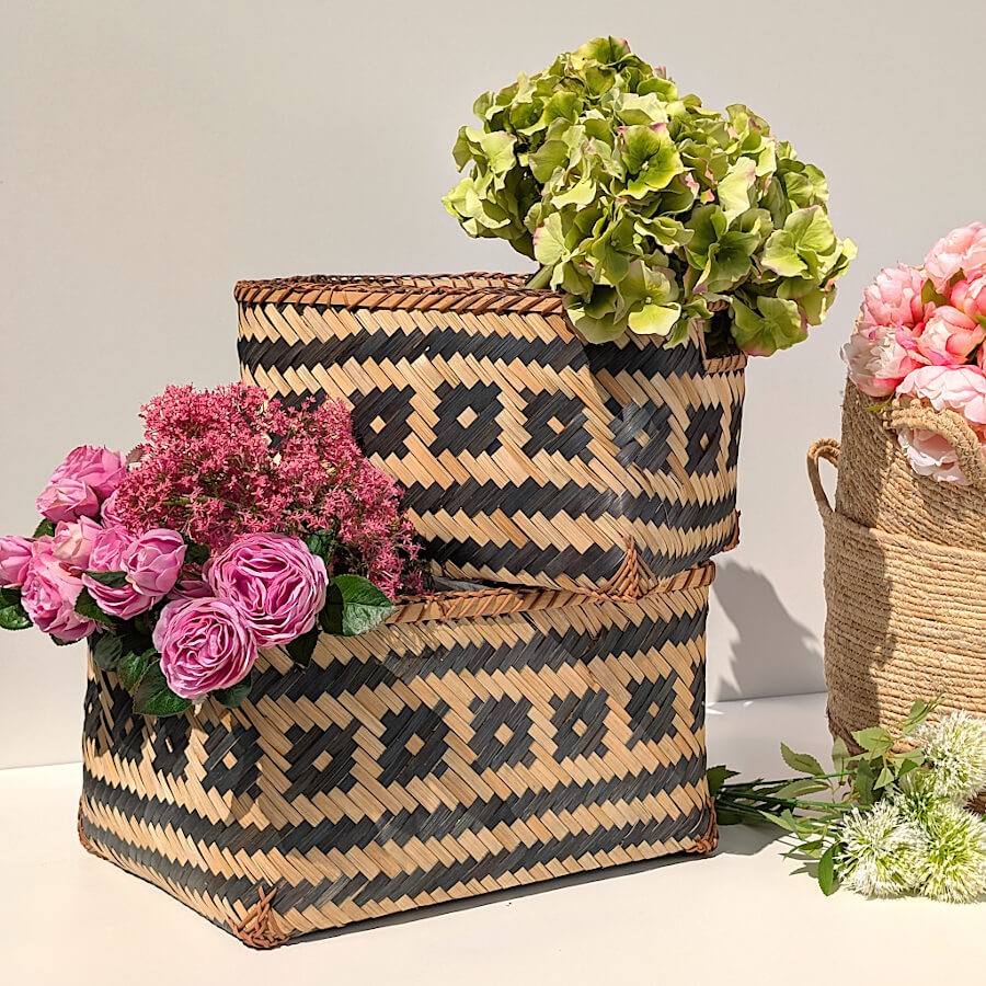 Panier bambou tressé noir naturel L43 cm | Deco-Delight.com