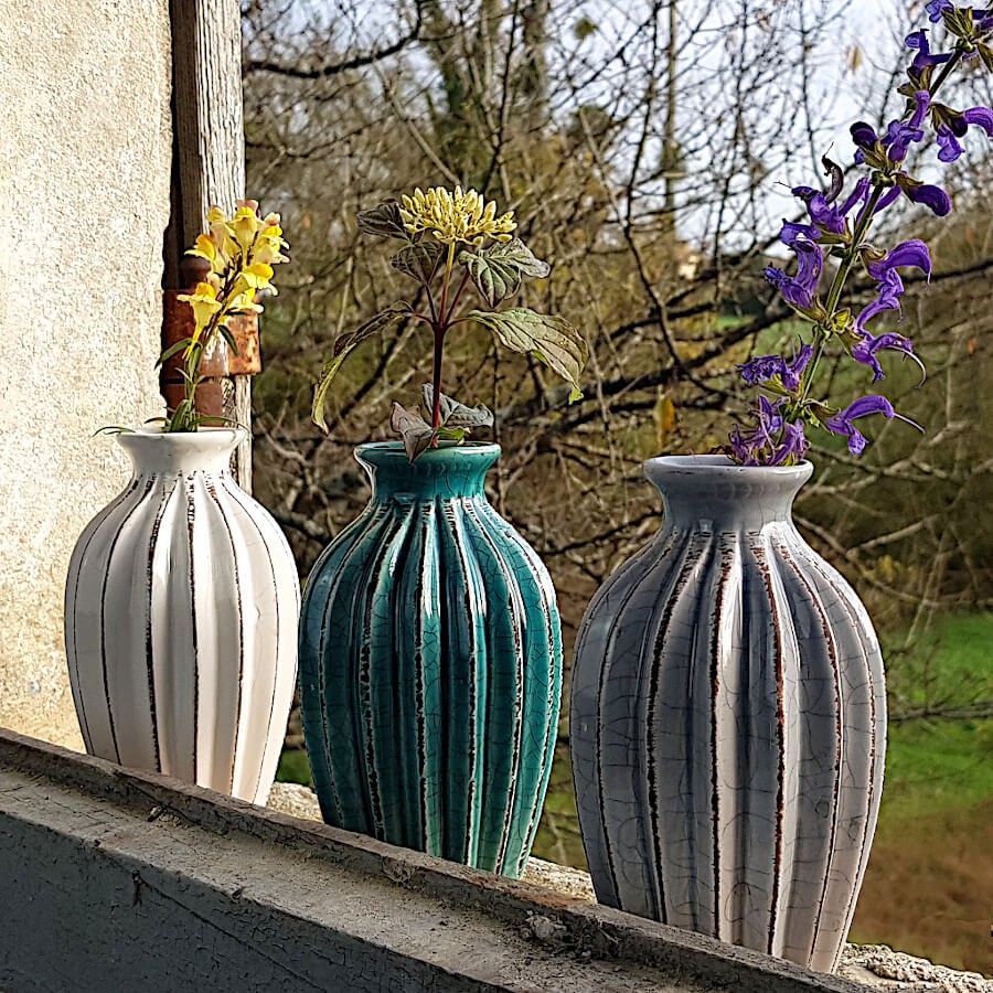 Vase plissé en céramique blanc H15  | Deco-Delight.com