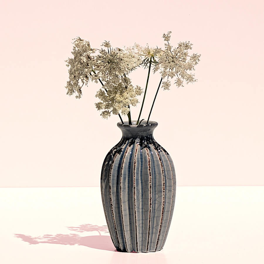 Vase plissé en céramique blanc H15  | Deco-Delight.com