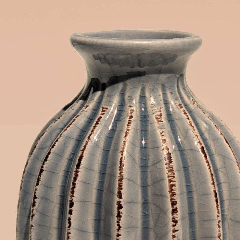Vase plissé en céramique blanc H15  | Deco-Delight.com