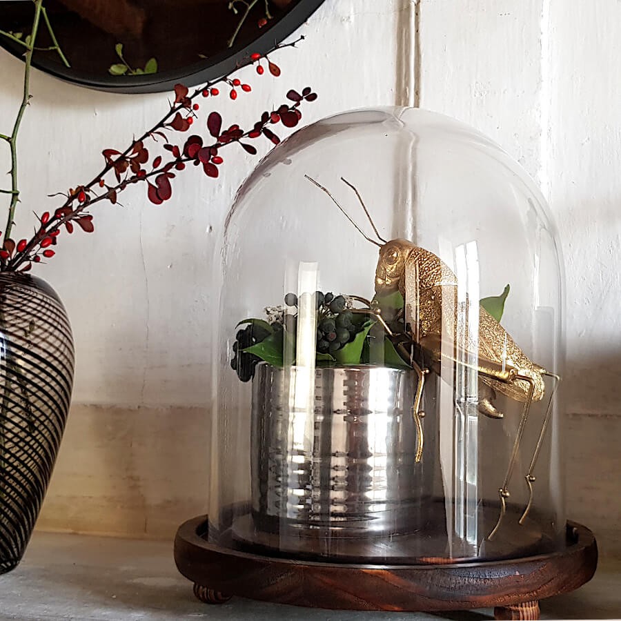 Sauterelle en résine dorée L23.5 cm | Deco-Delight.com