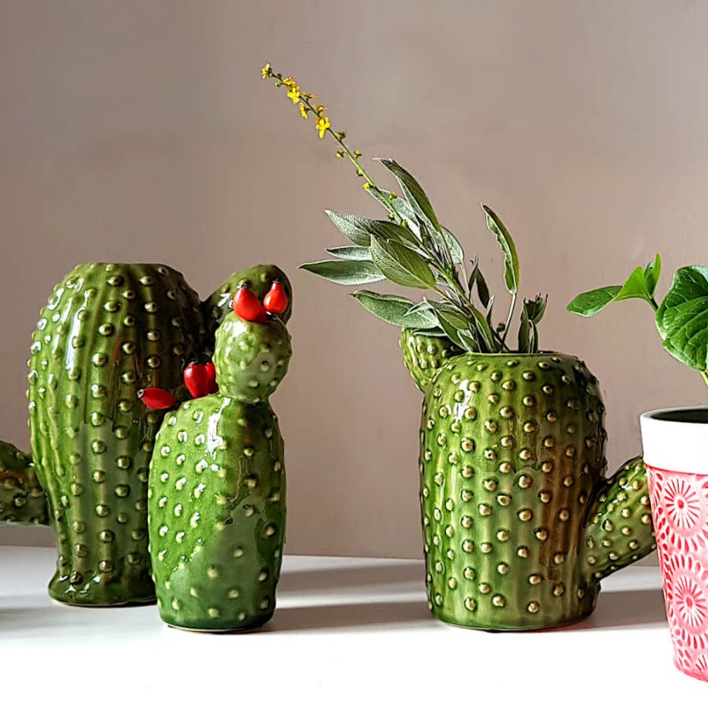 Composition avec la famille de vases cactus de différentes tailles de la collection Deco-Delight.